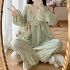 新品レース付きライトグリーンパジャマセットの画像