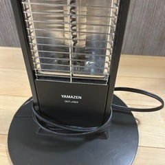 山善　YAMAZEN カーボンヒーター　ブラック　600Wの画像
