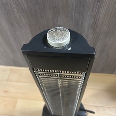 山善　YAMAZEN カーボンヒーター　ブラック　600Wの画像