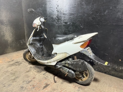 ★支払総額4.8万円★激安バイク続々入荷中！ 買取、下取り可能です！ ホンダ ZX 白 AF35 人気のZX！ 本物！ 金ホイール！ ２ストのためオイル注ぎ足すだけ！ リアスポイラー！