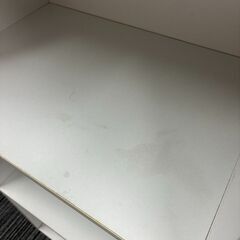 【無料でお譲りします】カラーBOX２個　白　木製　棚２段の画像