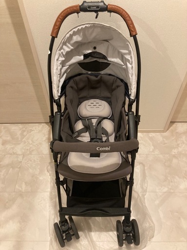 　【美品】 combi ベビーカー　スゴカルα  light エッグショックAX
