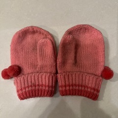ハローキティ手袋　3歳位の画像