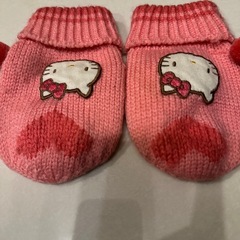 ハローキティ手袋　3歳位の画像