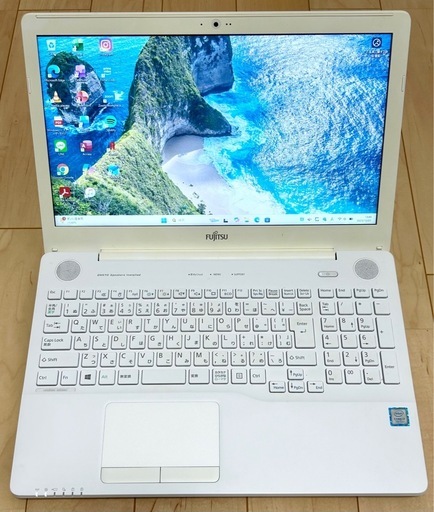 富士通 ノートPC クワッドコアCorei7 500GB 新品SSD Windows11 Office2024