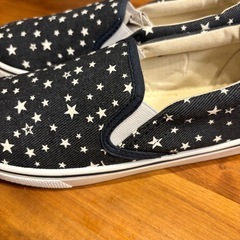 スニーカー　レディースの画像