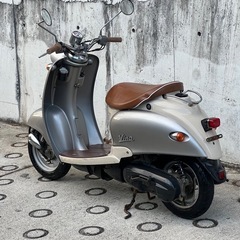 大人気セール‼️安心のバッテリー新品✨️前後タイヤまだまだ山あり🗻嬉しいシート張替え♪オイル満タン補充済み🈵オイル交換不要⭕️継ぎ足しだけで🆗2サイクルでパワフルな走り💨5AU ビーノ✴の画像