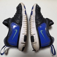 NIKE ダイナモフリー　18.0cmの画像