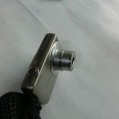 ●Casio、デジタルカメラ、●簡単動作確認済、使用感なく綺麗、●EX-Z1080,10.1メガピクセル、2.7倍光学ズームのコンパクトデジタルカメラ。  - ブランド: CASIO - モデル名: EXILIM - 画素数: 10.1 メガピクセル、充電器は付属しませんが、他の充電器で確認済、画像の物のみ👉★お手数をおかけしますプロフィール必読ですの画像