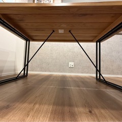 ダイニングテーブルの画像