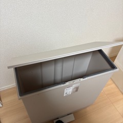 ゴミ箱
の画像