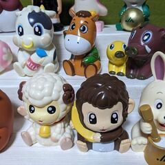 ●十二支（えと）フルコンプ＋α★JA ソフビ 貯金箱 勢揃い＋信金しんちゃん 他★子 牛 寅 兎 龍 蛇 馬 羊 猿 鳥 犬 猪◎まとめて１６体◎の画像