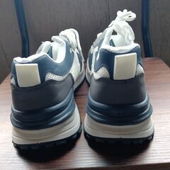 新品 25.5cm メンズ スニーカー ホワイト ブルー 厚底 シューズ 識別番号:【N605-S】の画像