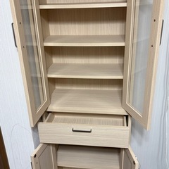 
食器棚の画像