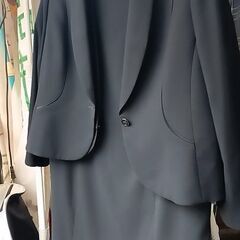 女性礼服の画像