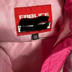 スノーウエアの上の画像