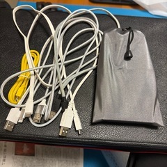 まとめ売り✨モバイルバッテリーとケーブルの画像