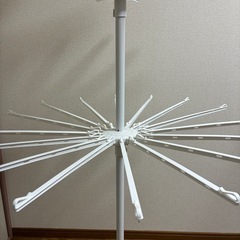 簡単組み立て   ハンガーが回転の画像