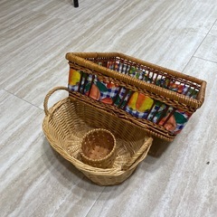 竹のカゴ3つのセットの画像