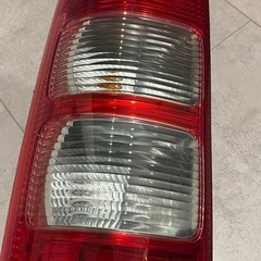 ハイエース　テールランプ　左の画像