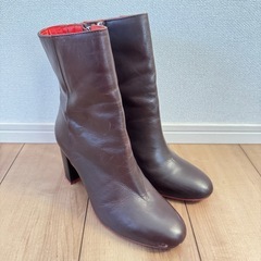 美品● UNITED COLORS OF BENETTON ブーツ●24cmの画像