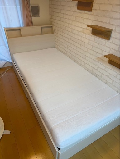シングルベッド