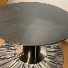 円形 セラミック ダイニングテーブル の画像