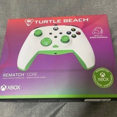 プソコン、キーボード、ゲームコントローラーの画像