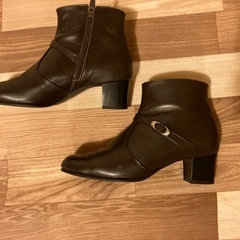 ショートブーツ　中古の画像