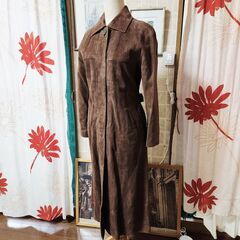 ＆SINKO(シンコー)総スェード。甘やかにチャーミング、そしてスタイリッシュなロングコート。いかがでしょうか？の画像