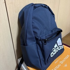 adidas ネイビー リュック 未使用タグ付きの画像