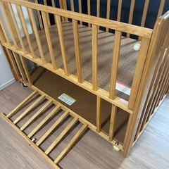 ベビーベッドの画像