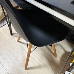 ダイニングテーブルの画像