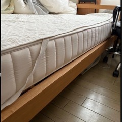 無印良品　ダブルベッド　フレーム➕マットレスの画像