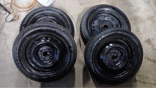 155/65R14 スタッドレス　ブリヂストンVRX2 2022年製 ハブ径　56mm　N-BOX外し パンク修理痕無し