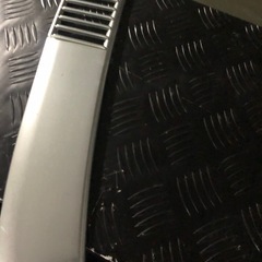 100系ハイエース　リアガラス　ガーニッシュの画像