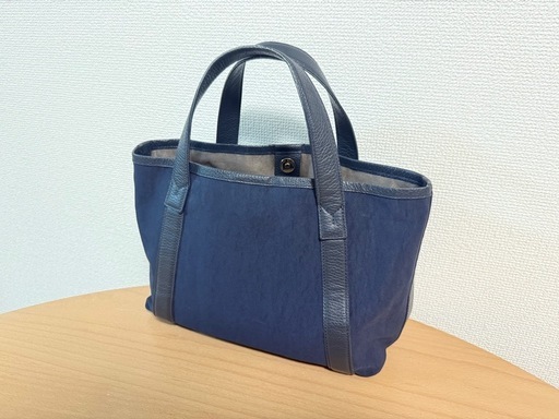 ペッレモルビダ ミニトートバッグ TE011N ネイビー