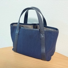 ペッレモルビダ ミニトートバッグ TE011N ネイビーの画像