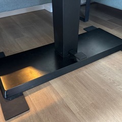 【無料】 ソファー / 昇降テーブル /クッション2個 / 6~8人掛けの画像