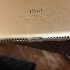 iPad Air 2（16GB）Wi-Fi + Cellularモデル docomo版の画像