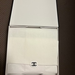 シャネルの箱の画像