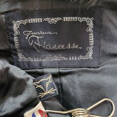 ◎Fiancess(フィアンセス) カルガンラム＆フォックスファー。艶やか上品なコート、いかがでしょうか？の画像