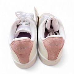 【新品】adidas スニーカー　24cmの画像