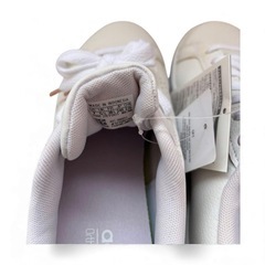 【新品】adidas スニーカー　24cmの画像
