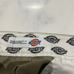 【Dickies】チノパン　スタッズ付きの画像