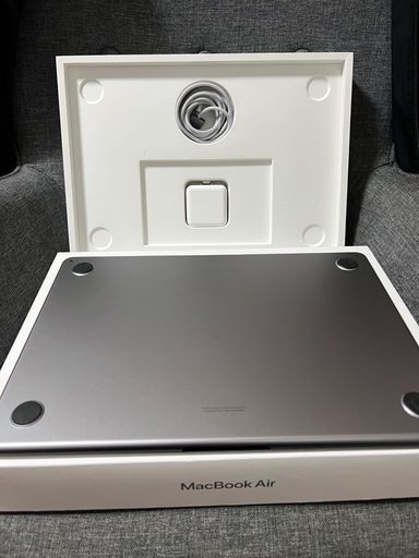新古品　保証付　MacBook Air M3 2024