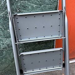 【スチール製】2段踏み台 折りたたみ脚立   安定感◎の画像