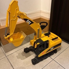 ショベルカー　CAT 子どものおもちゃ　の画像