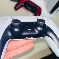 PS5本体CFI-2000Aとモニターの画像