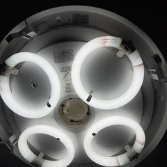 リビング　木製枠シーリングライトの画像